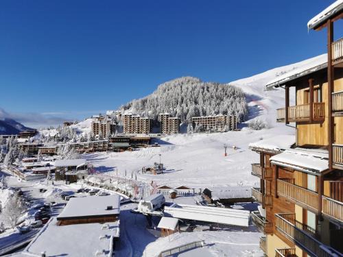 Orcieres-Merlette Apartment | Experience Hiver Comme Ete: Ocean View with Private Pool
