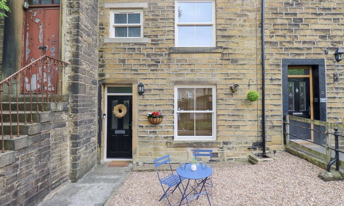 Haworth Cottage | HIVEWOOD COTTAGE, pet friendly, character holiday cottage in Haworth
