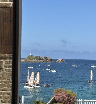 Penvenan House | Hjem Port Blanc: Spectacular Oceanfront Retreat for Families