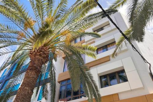 Las Palmas de Gran Canaria Apartment | Outstanding HJS Guest House - Family-Friendly Retreat