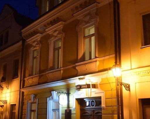 Hradec Kralove House | Discover Hnízdo Snů: Pet-Friendly with 9/10 Guest Rating