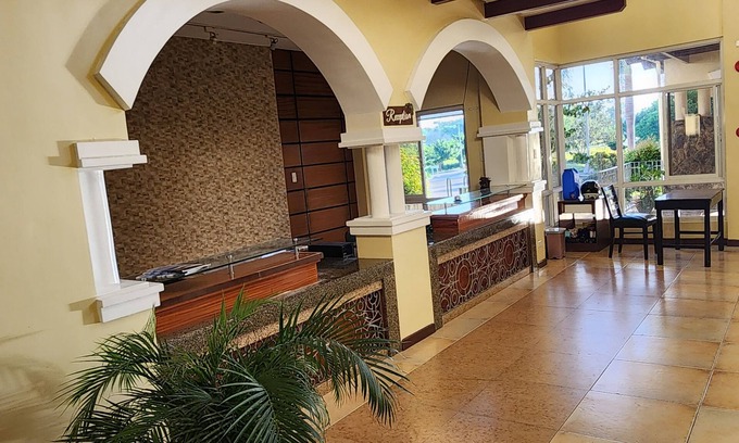 San Pedro Hotel | Convenient Hotel Palacio: 10 Minutes from the Airport