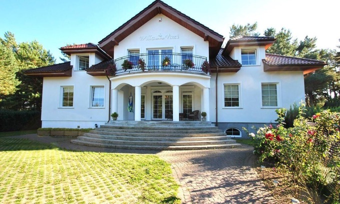 Rozewie House | Spacious Holiday House in Jastrzebia Góra for 30 Guests