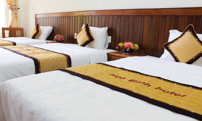Dong Hoi Hotel | Discover Hoa Binh Hotel: Ideal for Families and Dining