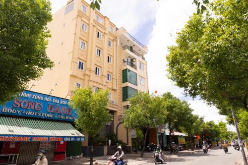Hoc Mon Hotel | Budget-Friendly Stay at Hoang Anh Star Hotel with Breakfast