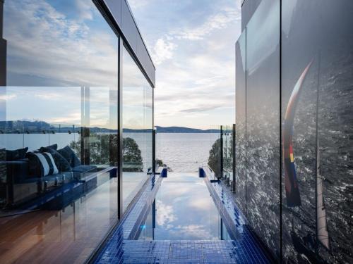 Battery Point Apartment | Waterfront Penthouse in Hobart with Private Heated Pool