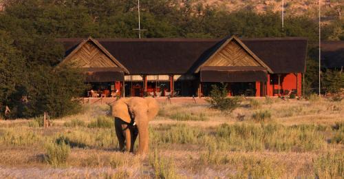 Kowares Cabin | Hobatere Lodge: Oceanfront Retreat with Family-Friendly Perks
