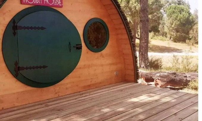 Vale de Mulheres House | Quinta Alada: Unique Hobbit House with Spa & Breakfast