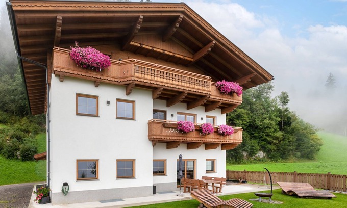 Ramsau im Zillertal Apartment | Experience Hocheben: Lake View & Spa Getaway Awaits
