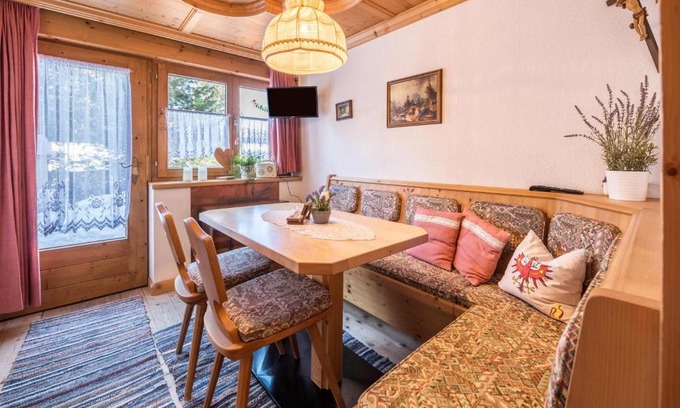 Fuegenberg Apartment | Relaxing Hochfügenblick: Perfect Getaway for Couples