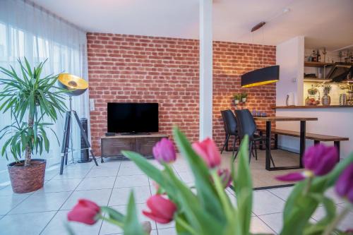 Unteruhldingen Apartment | Family-Friendly Retreat at Moderne Fewo Hangst 1