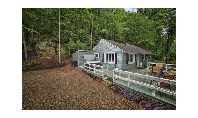 Rockbridge House | Relaxing Hocking Hills Cottage with Lake Views & Spa