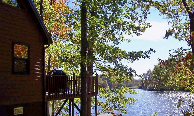 Carbon Hill Cabin | Experience Hocking Hills Lake Gem with Hot Tub & Dock