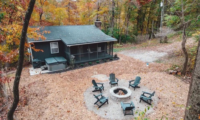 Logan Cabin | Hocking Hollows: Relaxing Cabin with Spa & Ocean Views