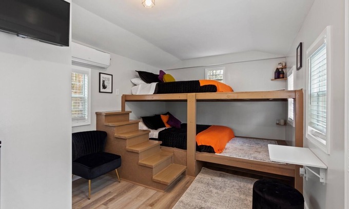 Auburn Cabin | Guest Rated 10/10: Hocus Pocus Tiny House Near Auburn