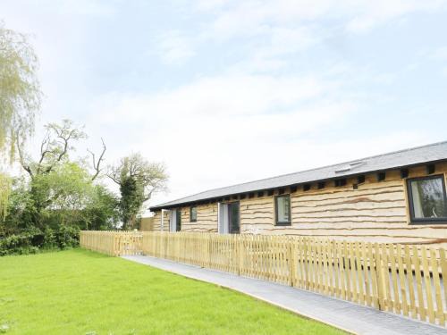 Cleeve Prior House | Hoden View: Family & Pet-Friendly 4-Star Getaway