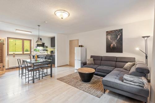 Gammelsbach Apartment | Hof Helmenhube 2: Pet-Friendly Retreat with Top Reviews