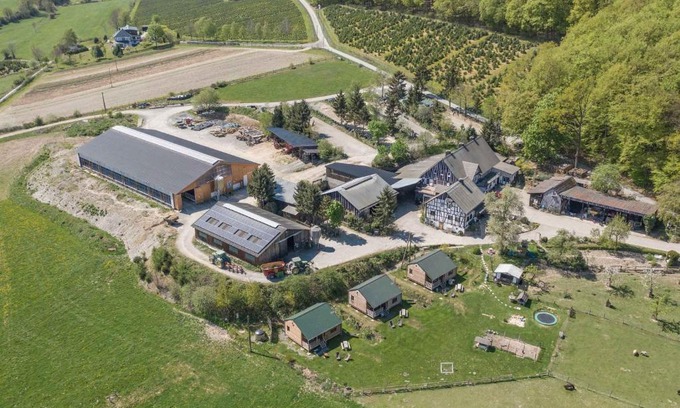 Niederlandenbeck House | Delightful Hof Keppel: Family-Friendly Retreat with 9/10 Rating