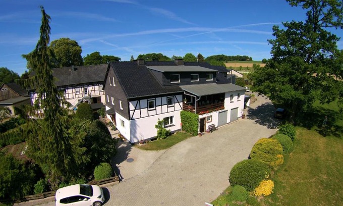 Eslohe Apartment | Family-Friendly Retreat at Hof Schenuit - Rated 9/10!