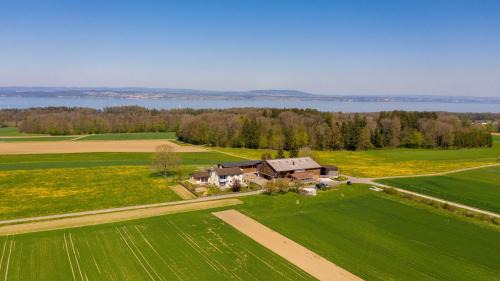 Lengwil House | Oceanfront Retreat at Hof-Tschannen - Rated 8.8/10