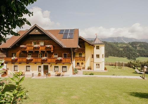 Schladming House | Family-Friendly Hoferhof: 4-Star Stay with Top Reviews