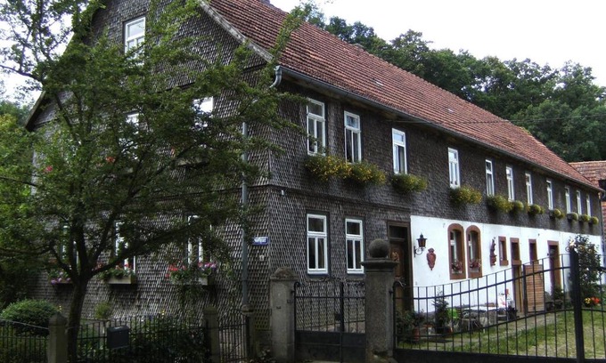 Hofbieber Apartment | Explore Hofgut Schackau: Pet-Friendly Family Retreat