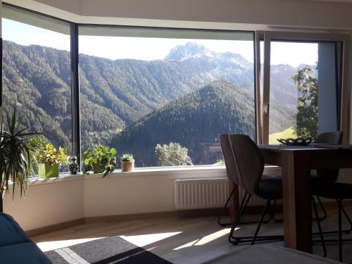 Campo di Trens House | Oceanfront Hofstatthof: Guest Rated 9.8, Family Friendly Stay