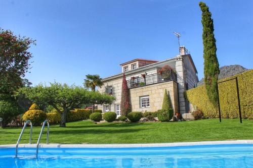 Gondomar Ski Chalet | Discover Hogar Gallán: 4-Star Oceanfront Retreat