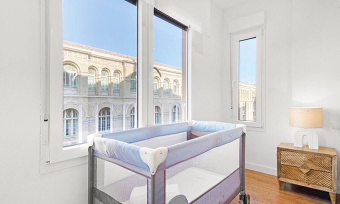 San Pablo Apartment | Elegant Stay at Hogar Lujoso in Central Zaragoza