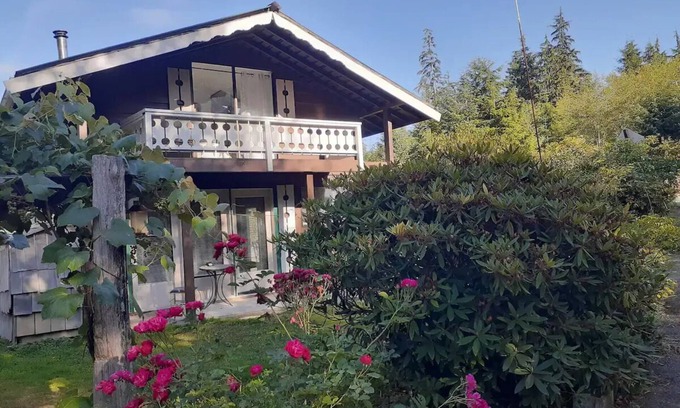 Forks Cabin | Explore Hoh Chalet: Cozy Cabin with Oceanfront Views