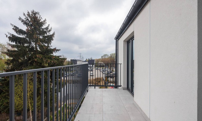 Ursus Apartment | Cozy HoHome Comfy Apartment #8 with Family-Friendly Amenities
