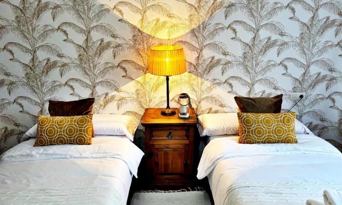 Baiona Old Town Apartment | Elegant Hoibai: Centrally Located with Oceanfront Views