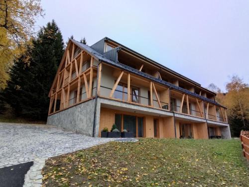 Zelezna Ruda Apartment | Exceptional Family Stay at Hojsova Stráž Brčálník