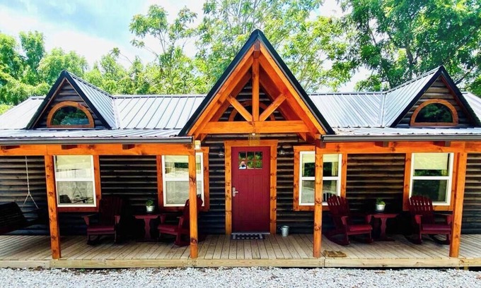 Williamson House | Unforgettable Log Cabin Retreat at Billy Goat Mountain Village