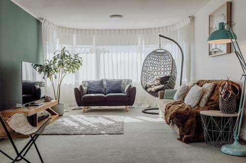 Hokitika House | Hokitika Beach Break: Pet-Friendly Retreat with 9.7 Rating