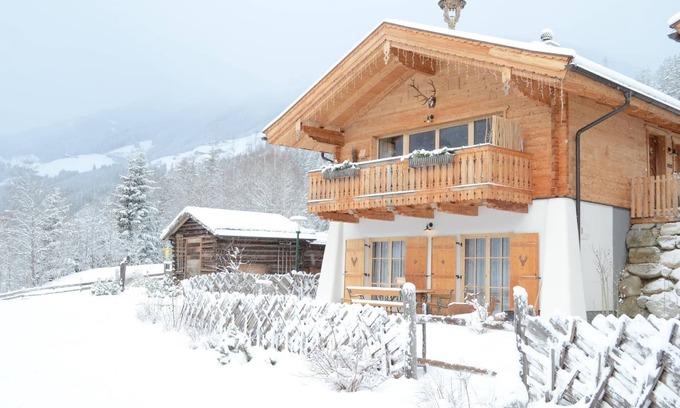 Schonbach House | Cozy Holiday House in Neukirchen for Family Getaways
