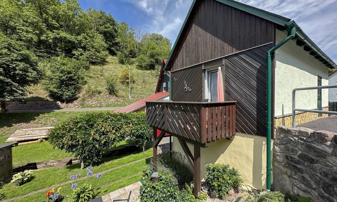 Schleusegrund House | Holiday home with balcony & garden Thuringia