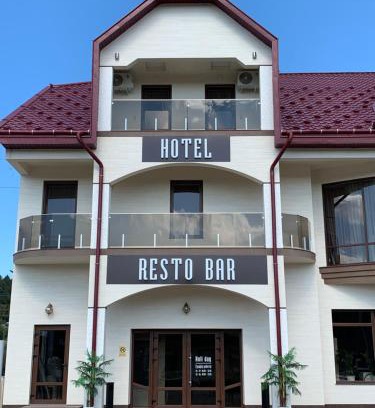 Solotvyno Hotel | Discover Holi Day: Pet-Friendly Hotel with Ocean Views