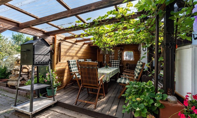 Neustadt-Geinsheim Apartment | Guest Rated 10/10: 'Gästehaus Gross' with Garden & Wi-Fi