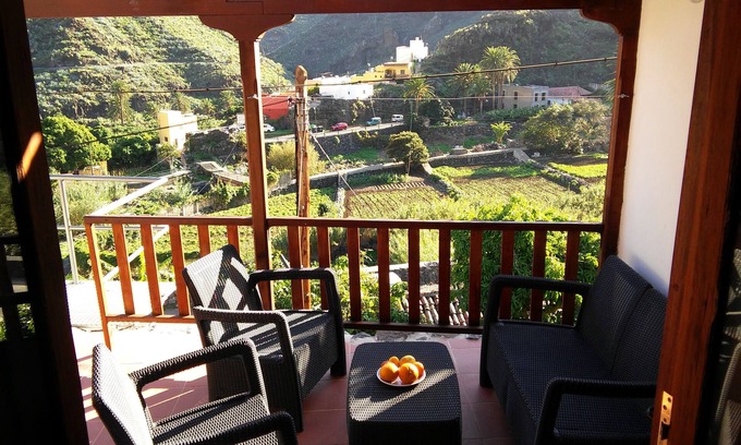 Lomito Fragoso y Honduras House | Charming Holiday House with Ocean View in San Sebastian