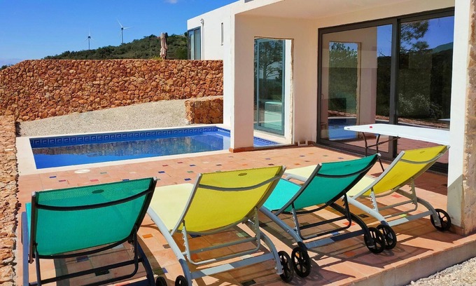 Silves House | Cozy Holiday House in São Bartolomeu de Messines for 4