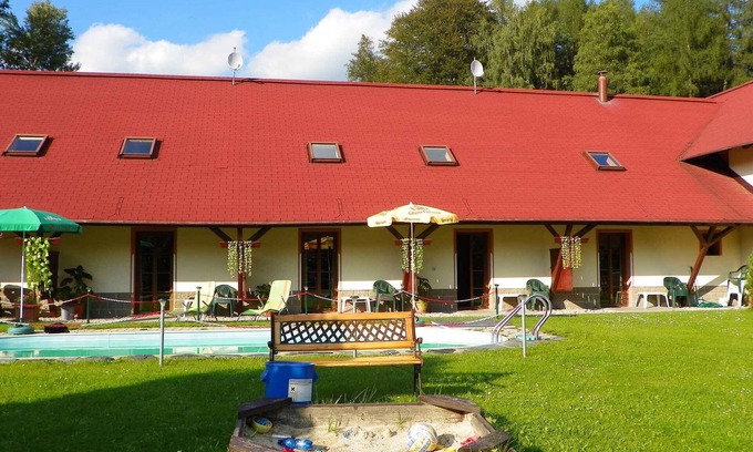 Desna Apartment | Inviting Holiday Apartment with Pool & WiFi Near Ocean