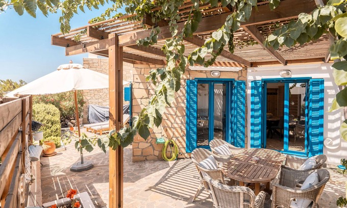 Gennadi House | Holiday Home 'Kalliope' with Sea View, Wi-Fi and Air Conditioning