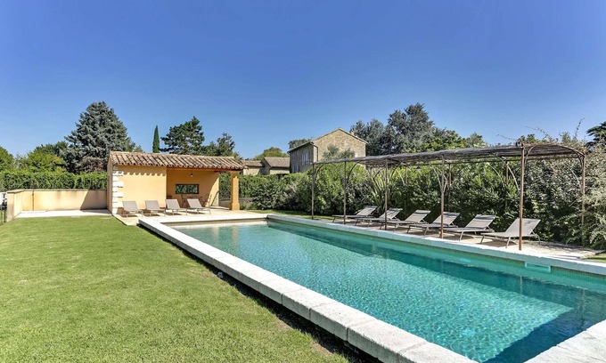 Entraigues-sur-la-Sorgue Other | Relaxing Holiday Home with Heated Pool in Countryside