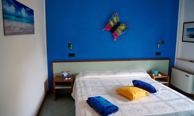 Porto d'Ascoli Apartment | Oceanfront Holiday Apartment "Nemo" with Spa & Ocean Views