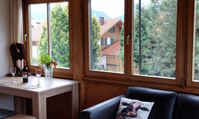 Rieden am Forggensee Apartment | Pet-Friendly Holiday Apartment Alpenrose with Breakfast Included