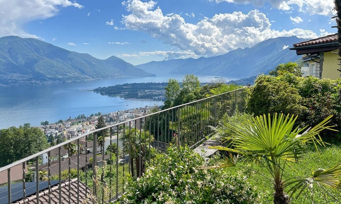 Brione sopra Minusio Apartment | Cozy Holiday Apartment in Brione sopra Minusio for 4