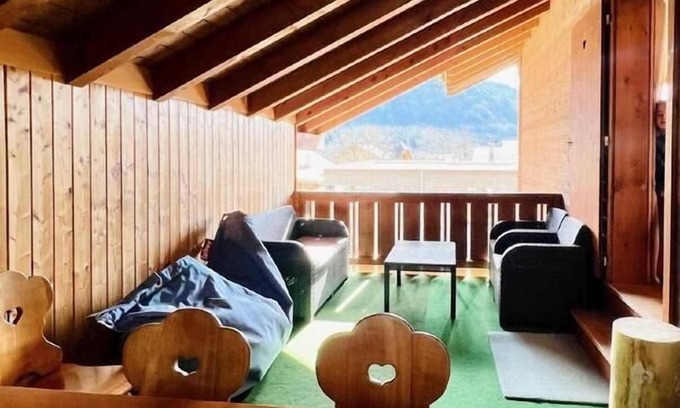 Hofstetten bei Brienz Apartment | Holiday apartment Hofstetten b. Brienz for 4 - 9 persons with 3 bedrooms - Multistorey holiday home/