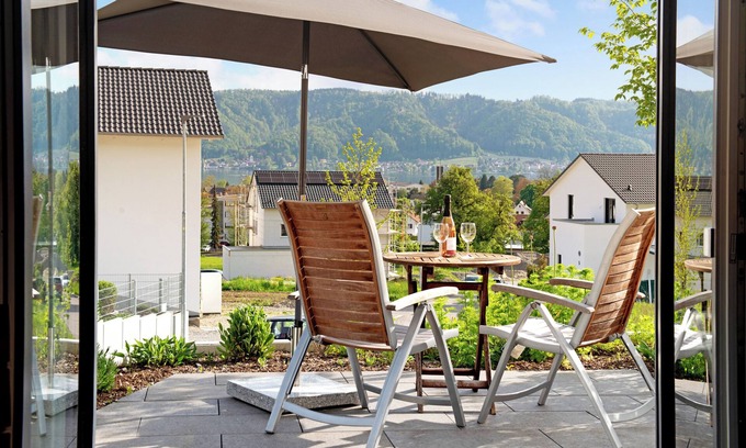 Ludwigshafen Apartment | Elegant Apartment 'Ferienwohnung Maier' with Lake View