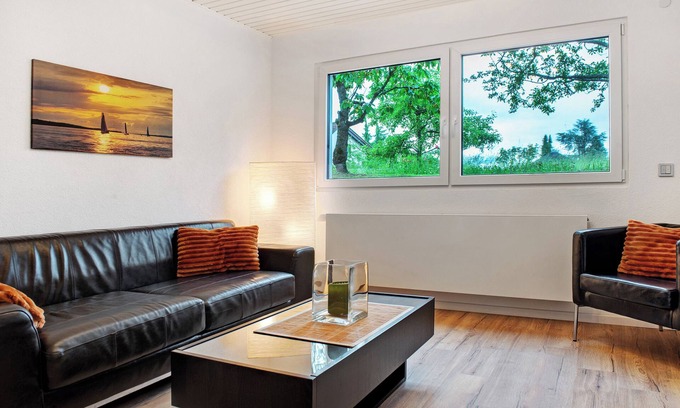Unteruhldingen Apartment | Holiday Apartment 'With Garden View'